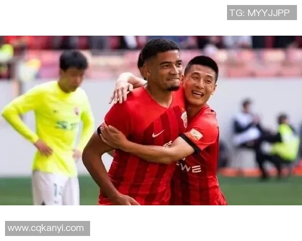 亚洲足球明星齐聚一堂激烈对抗展现精彩比赛瞬间