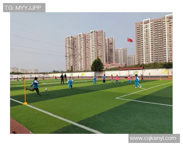 足球都爱让我们在绿茵场上追逐梦想与激情的无限可能 足球都爱让我们在绿茵场上追逐梦想与激情的无限可能